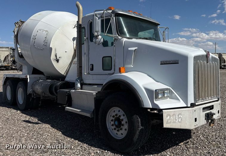 image for item DO2521 2015 Kenworth T800 ready mix truck