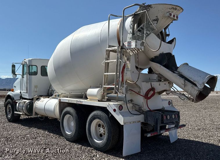 image for item DO2521 2015 Kenworth T800 ready mix truck