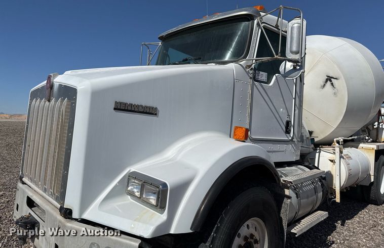 image for item DO2521 2015 Kenworth T800 ready mix truck