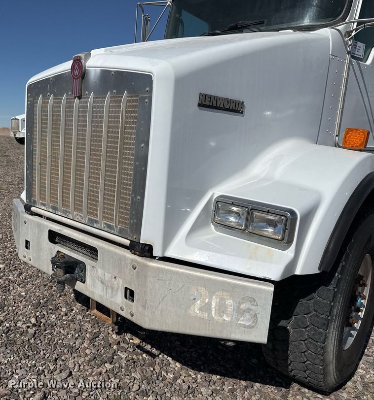 image for item DO2521 2015 Kenworth T800 ready mix truck