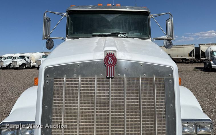 image for item DO2521 2015 Kenworth T800 ready mix truck
