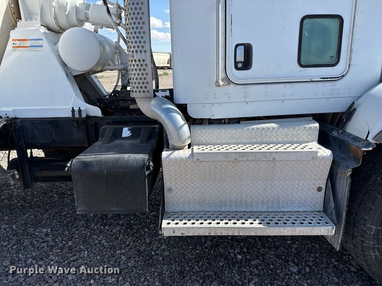 image for item DO2521 2015 Kenworth T800 ready mix truck