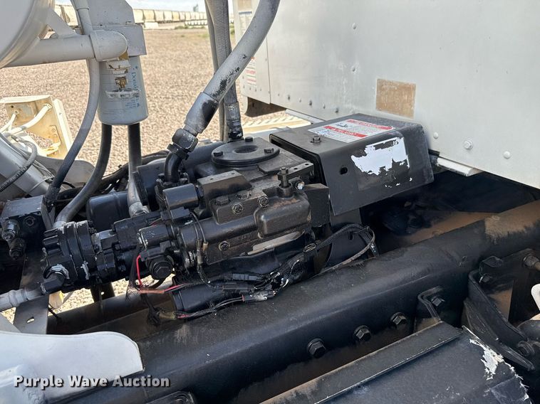 image for item DO2521 2015 Kenworth T800 ready mix truck