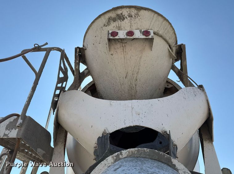 image for item DO2521 2015 Kenworth T800 ready mix truck