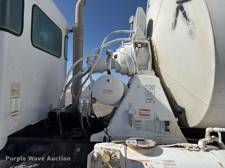 image for item DO2521 2015 Kenworth T800 ready mix truck