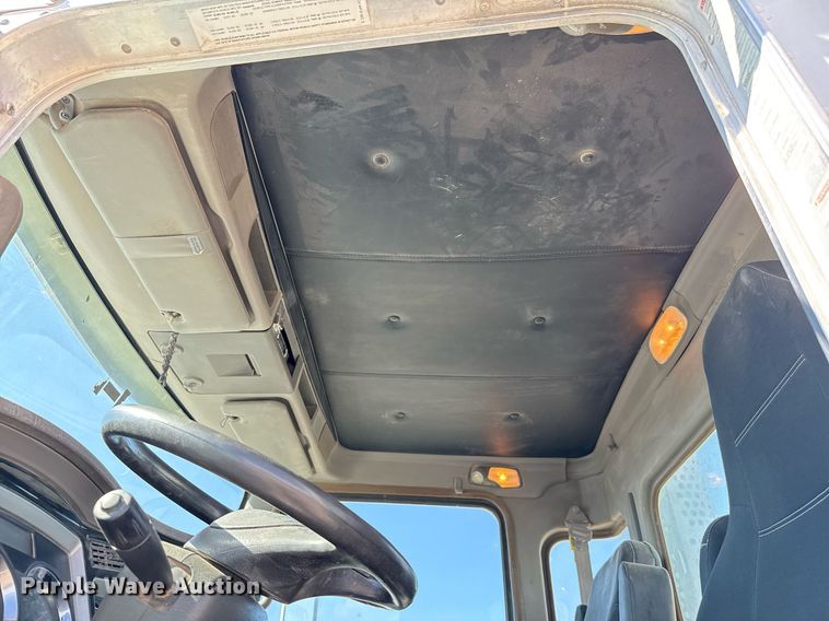 image for item DO2521 2015 Kenworth T800 ready mix truck