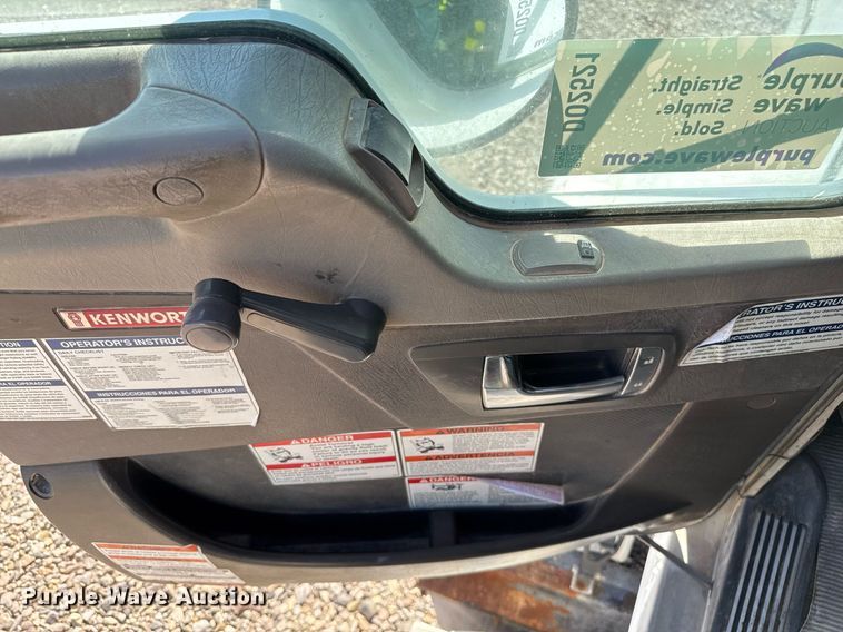 image for item DO2521 2015 Kenworth T800 ready mix truck