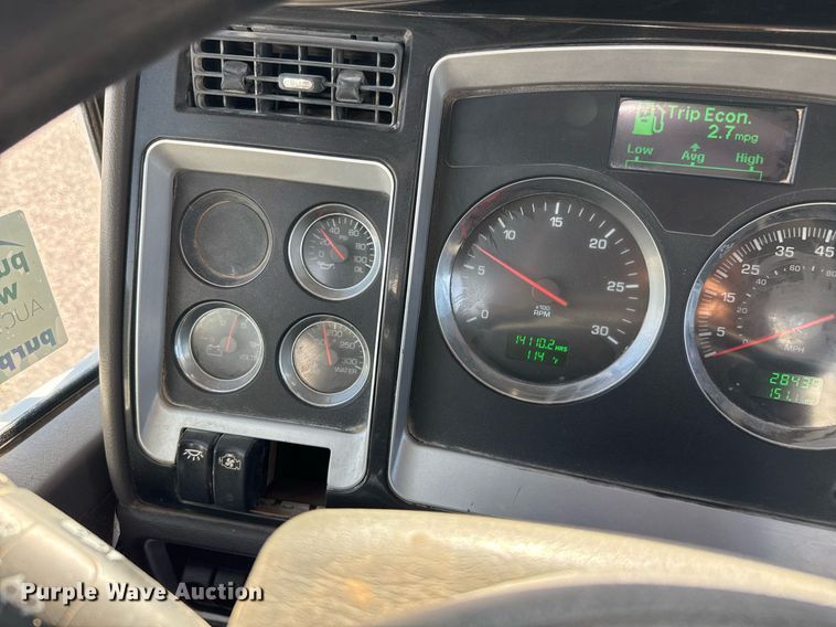 image for item DO2521 2015 Kenworth T800 ready mix truck