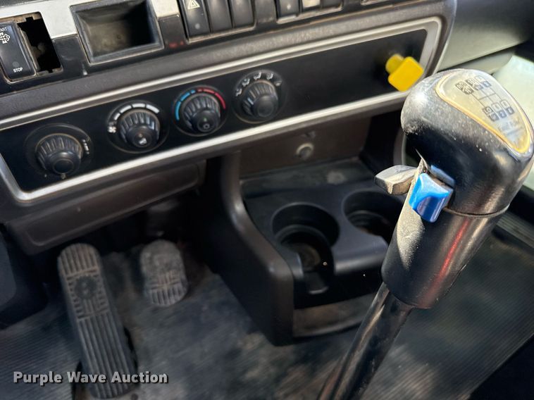 image for item DO2521 2015 Kenworth T800 ready mix truck