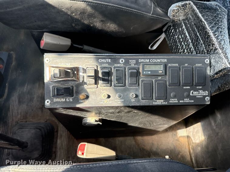 image for item DO2521 2015 Kenworth T800 ready mix truck