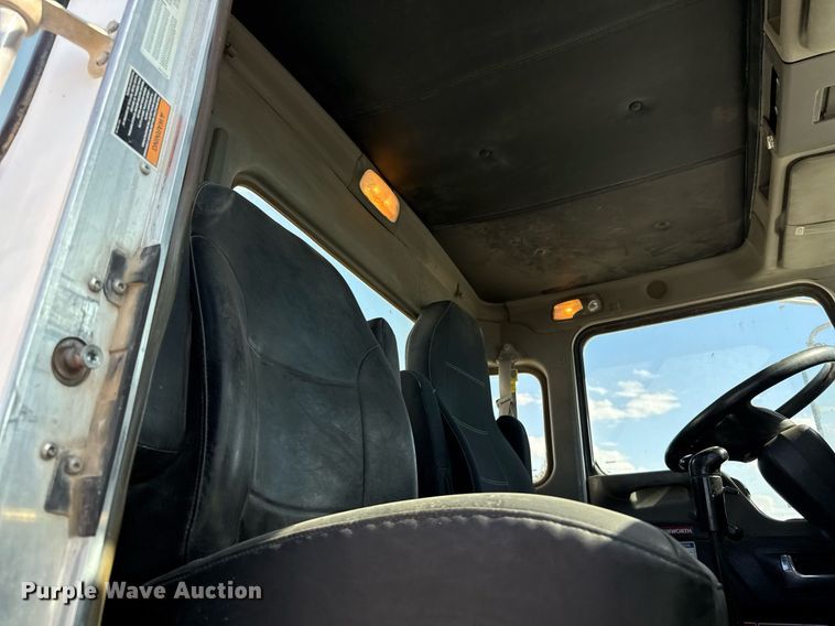 image for item DO2521 2015 Kenworth T800 ready mix truck