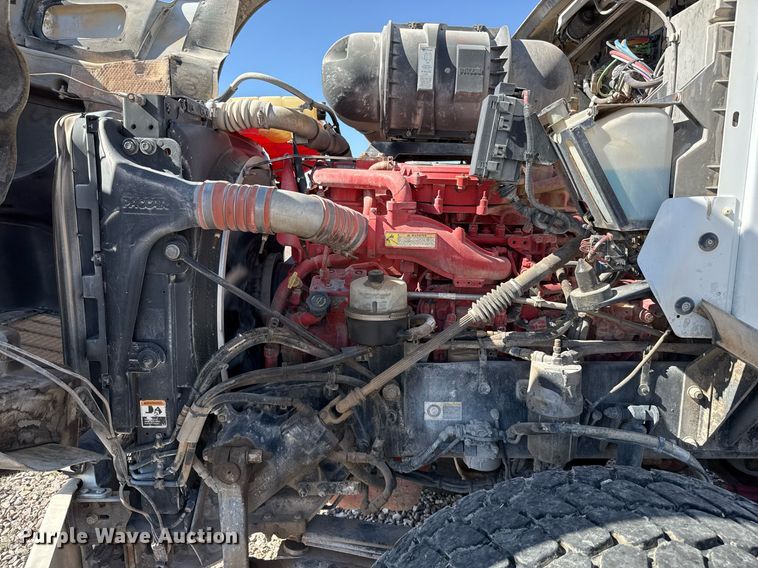 image for item DO2521 2015 Kenworth T800 ready mix truck