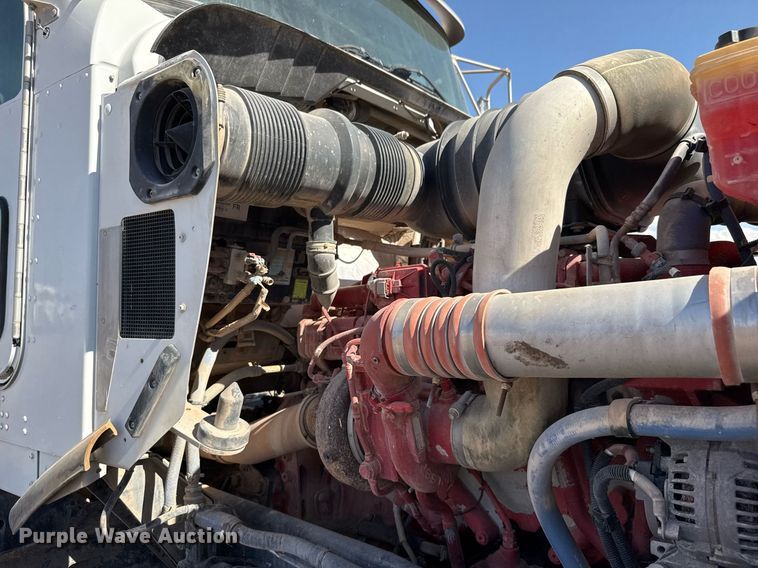 image for item DO2521 2015 Kenworth T800 ready mix truck