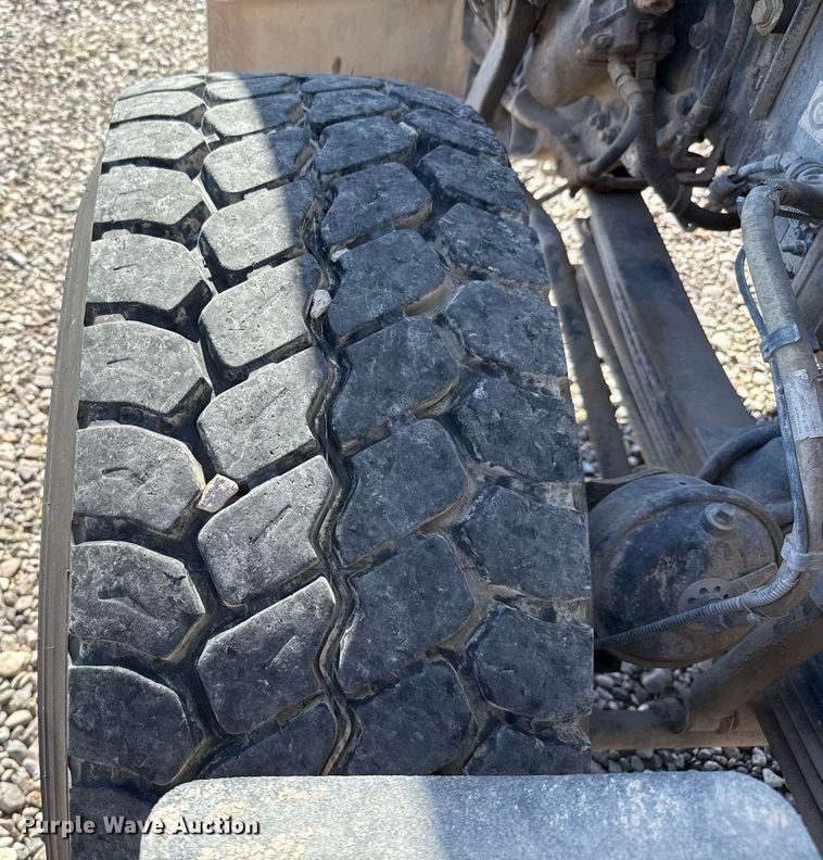 image for item DO2521 2015 Kenworth T800 ready mix truck