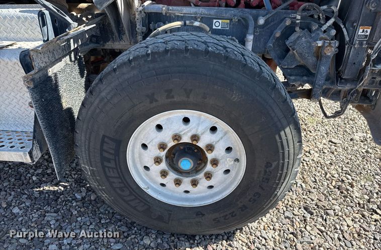 image for item DO2521 2015 Kenworth T800 ready mix truck