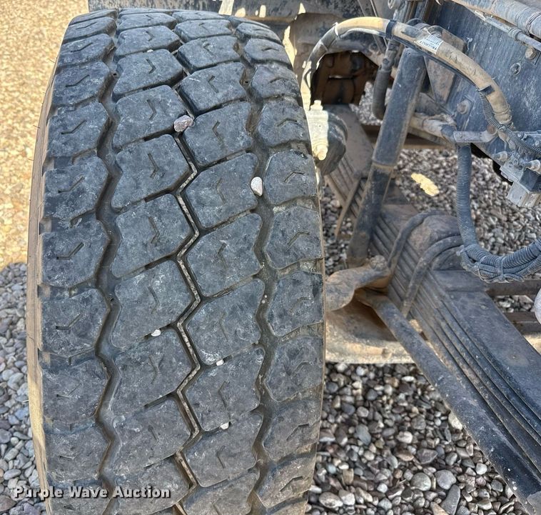 image for item DO2521 2015 Kenworth T800 ready mix truck