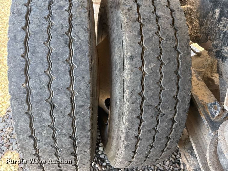 image for item DO2521 2015 Kenworth T800 ready mix truck