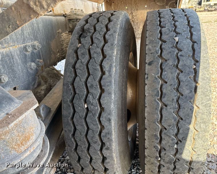 image for item DO2521 2015 Kenworth T800 ready mix truck