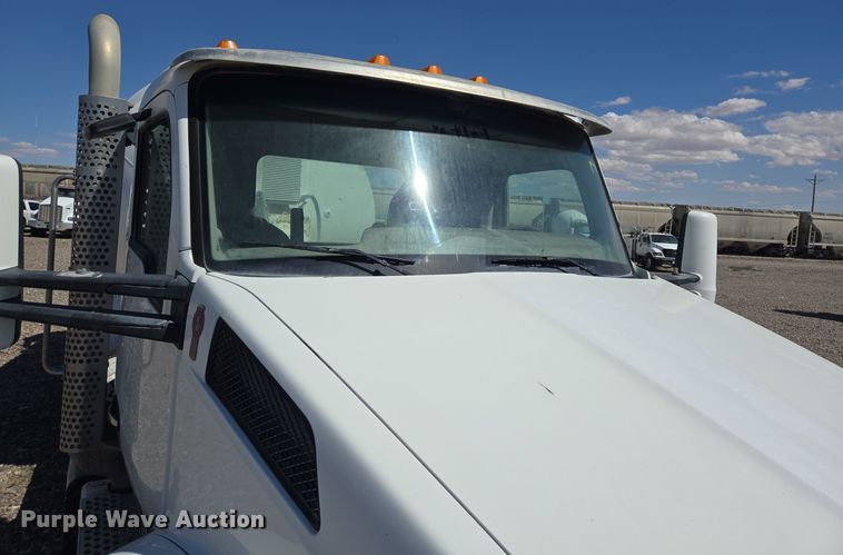 image for item DO2522 2016 Kenworth T880 ready mix truck