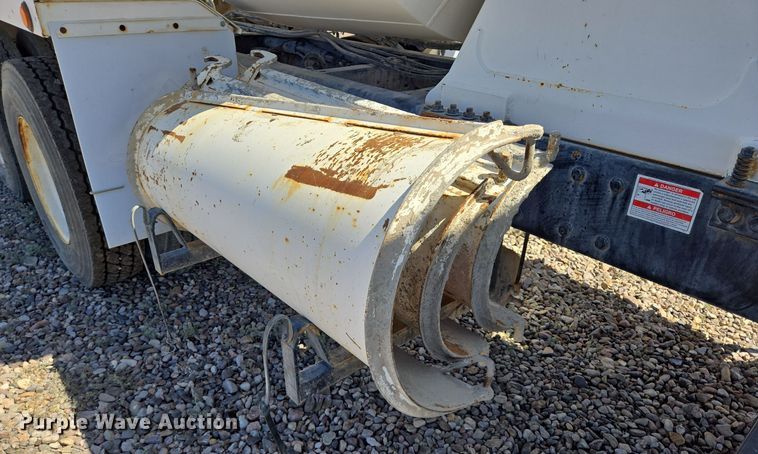 image for item DO2522 2016 Kenworth T880 ready mix truck