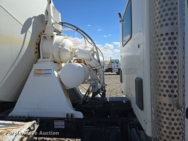 image for item DO2522 2016 Kenworth T880 ready mix truck