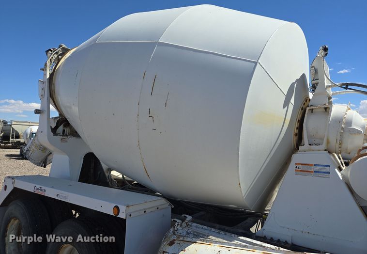 image for item DO2522 2016 Kenworth T880 ready mix truck