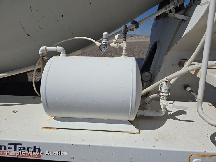 image for item DO2522 2016 Kenworth T880 ready mix truck