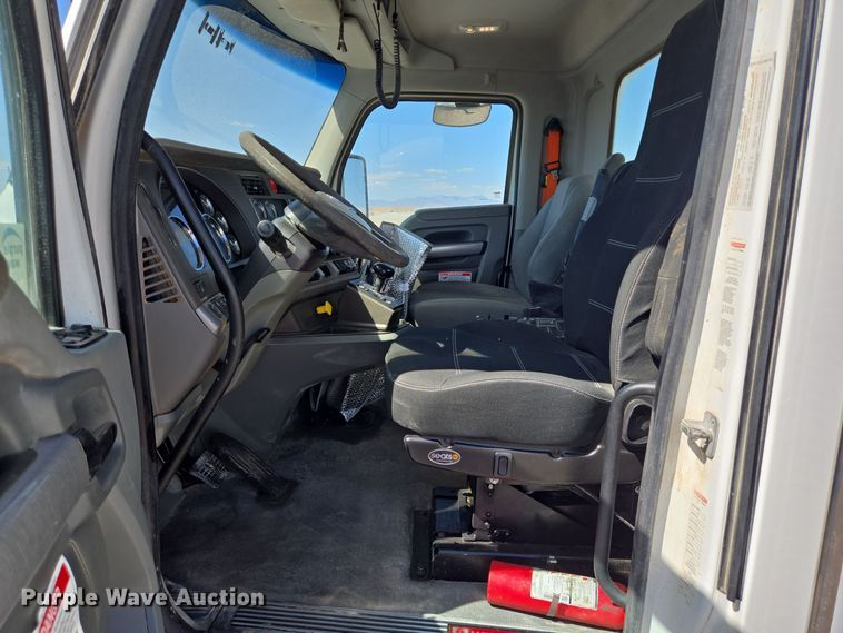 image for item DO2522 2016 Kenworth T880 ready mix truck