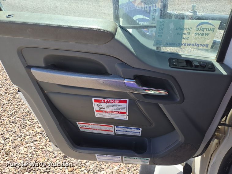 image for item DO2522 2016 Kenworth T880 ready mix truck