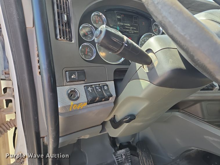 image for item DO2522 2016 Kenworth T880 ready mix truck