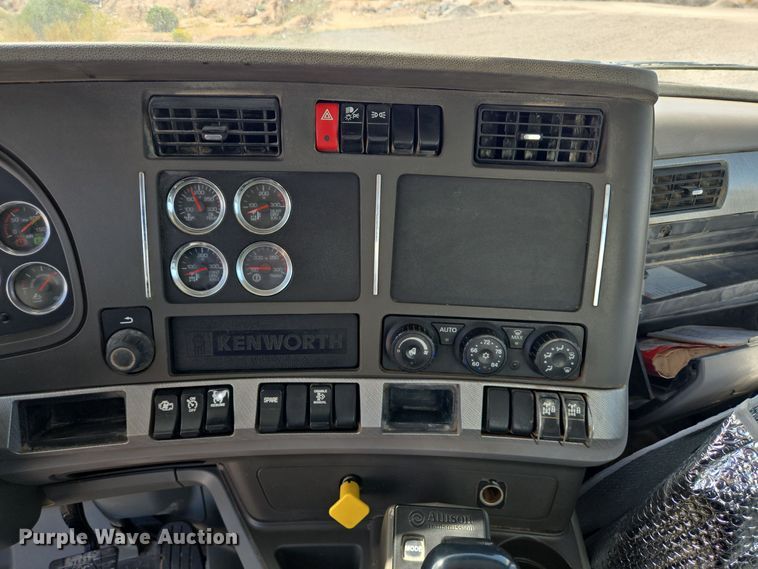 image for item DO2522 2016 Kenworth T880 ready mix truck