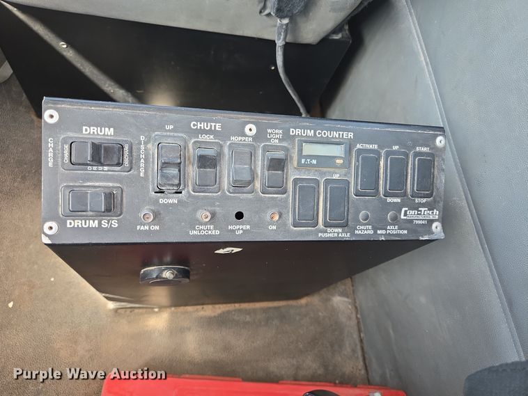 image for item DO2522 2016 Kenworth T880 ready mix truck