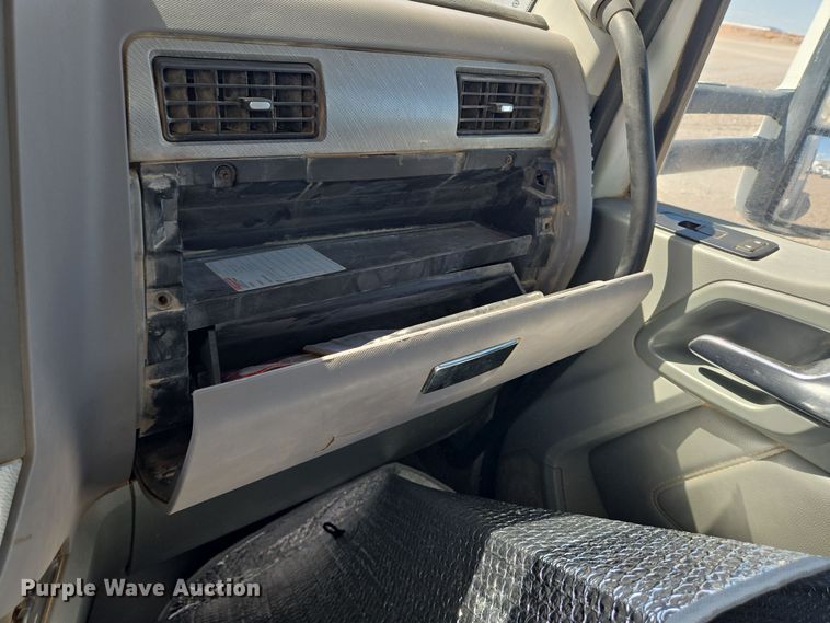 image for item DO2522 2016 Kenworth T880 ready mix truck