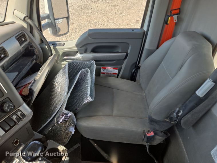 image for item DO2522 2016 Kenworth T880 ready mix truck