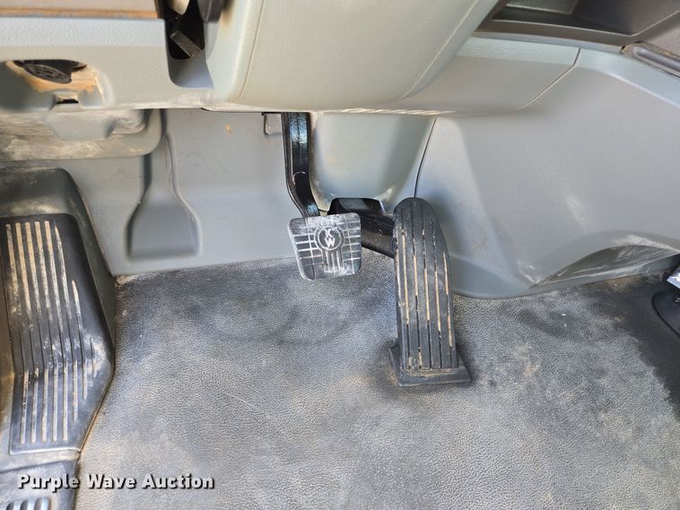 image for item DO2522 2016 Kenworth T880 ready mix truck