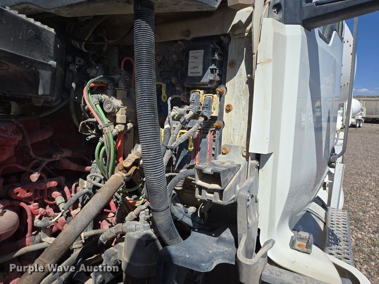 image for item DO2522 2016 Kenworth T880 ready mix truck