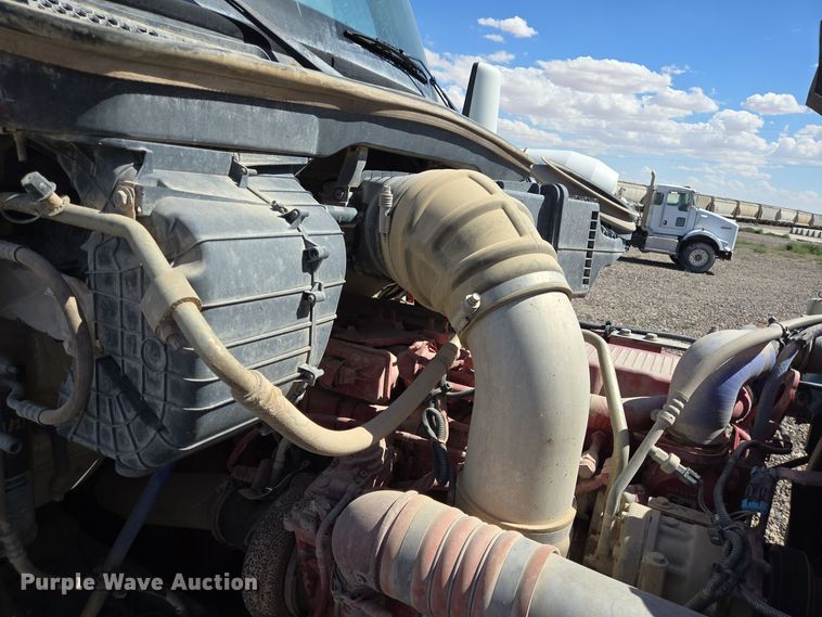 image for item DO2522 2016 Kenworth T880 ready mix truck