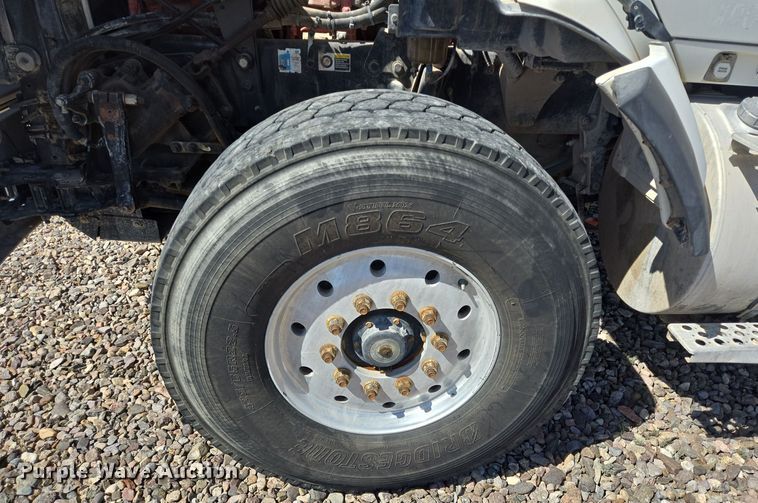 image for item DO2522 2016 Kenworth T880 ready mix truck