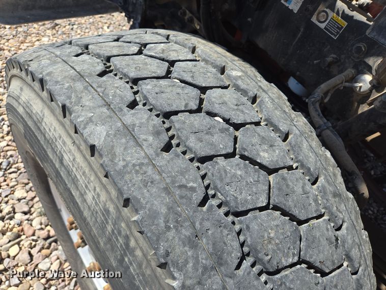 image for item DO2522 2016 Kenworth T880 ready mix truck