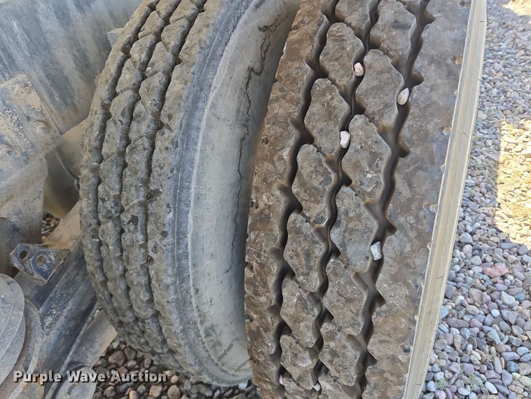 image for item DO2522 2016 Kenworth T880 ready mix truck