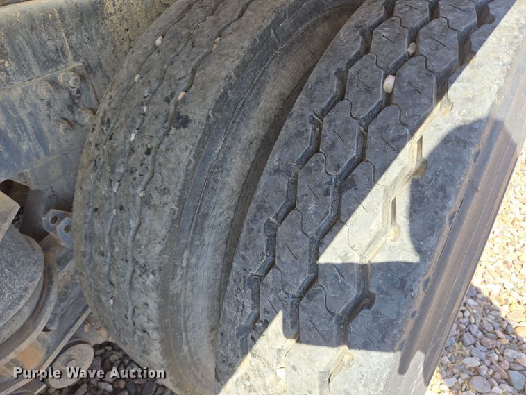 image for item DO2522 2016 Kenworth T880 ready mix truck