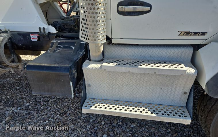 image for item DO2523 2016 Kenworth T880 ready mix truck