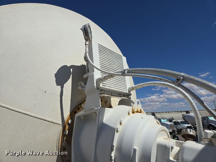 image for item DO2523 2016 Kenworth T880 ready mix truck