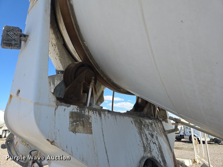 image for item DO2523 2016 Kenworth T880 ready mix truck