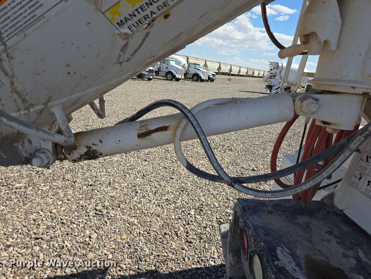 image for item DO2523 2016 Kenworth T880 ready mix truck