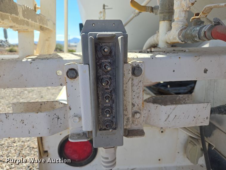 image for item DO2523 2016 Kenworth T880 ready mix truck