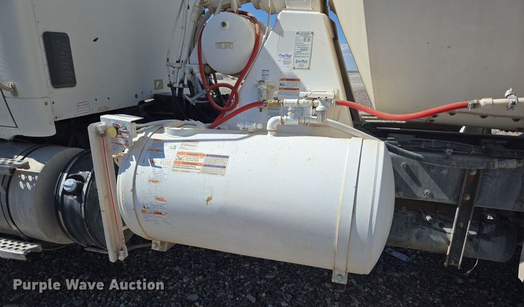 image for item DO2523 2016 Kenworth T880 ready mix truck