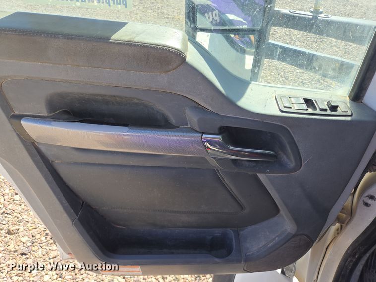 image for item DO2523 2016 Kenworth T880 ready mix truck