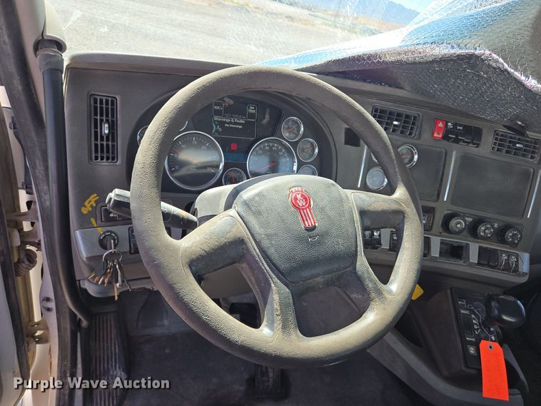 image for item DO2523 2016 Kenworth T880 ready mix truck