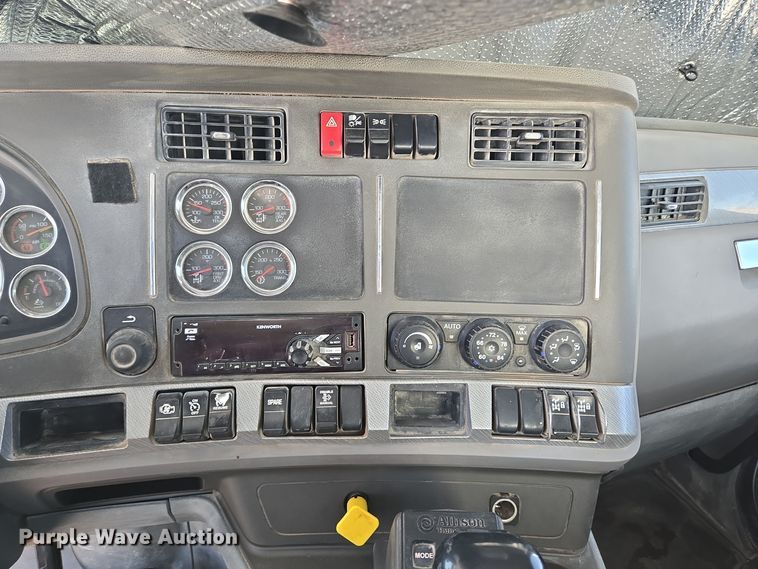 image for item DO2523 2016 Kenworth T880 ready mix truck